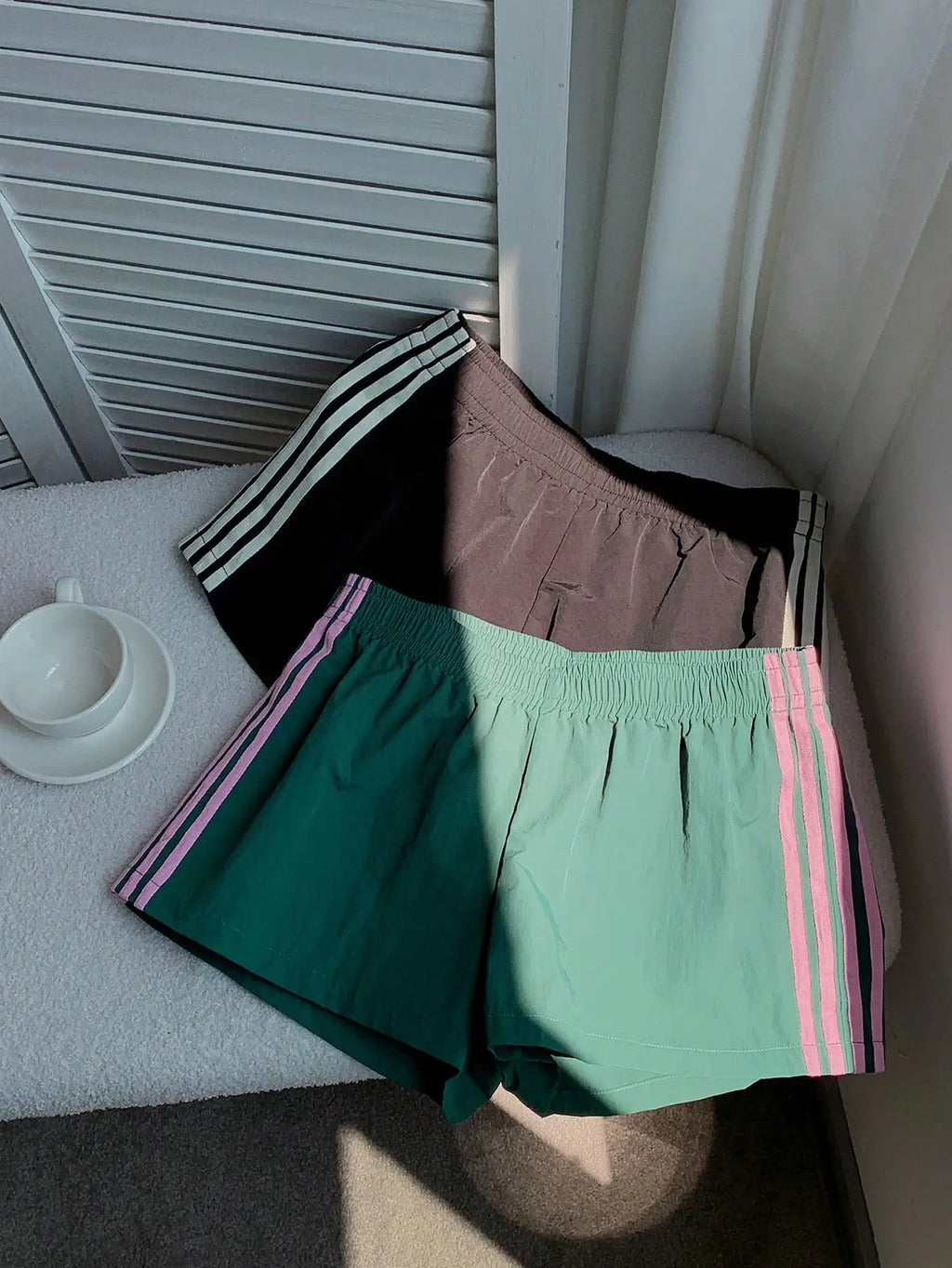 2pcs Women's Side Stripe Elastic Waist Loose Sports Shorts, Summer Casual Streetwear, Black & Green